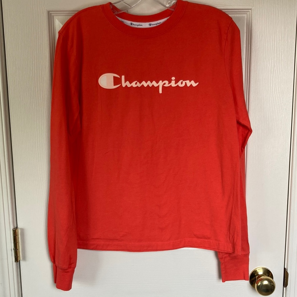 Champion Women’s Long-sleeve T-shirt (size M)